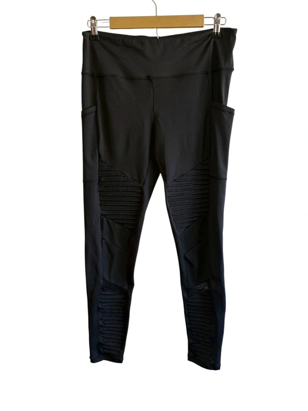 CVG Constantly Varied Gear Size Large Black Pleated Leg Leggings Yoga Gym